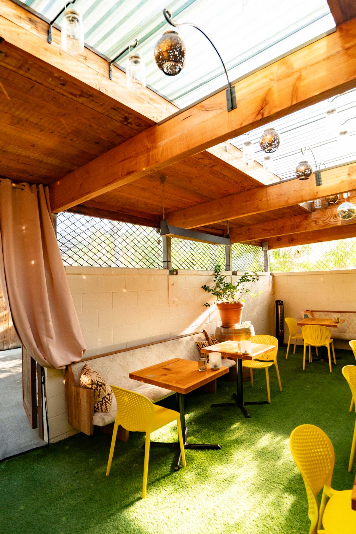 Les Caves wine bar Portland