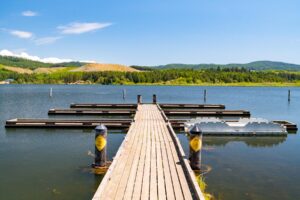 A dock on Devil&rsquo;s Lake in Lincoln City