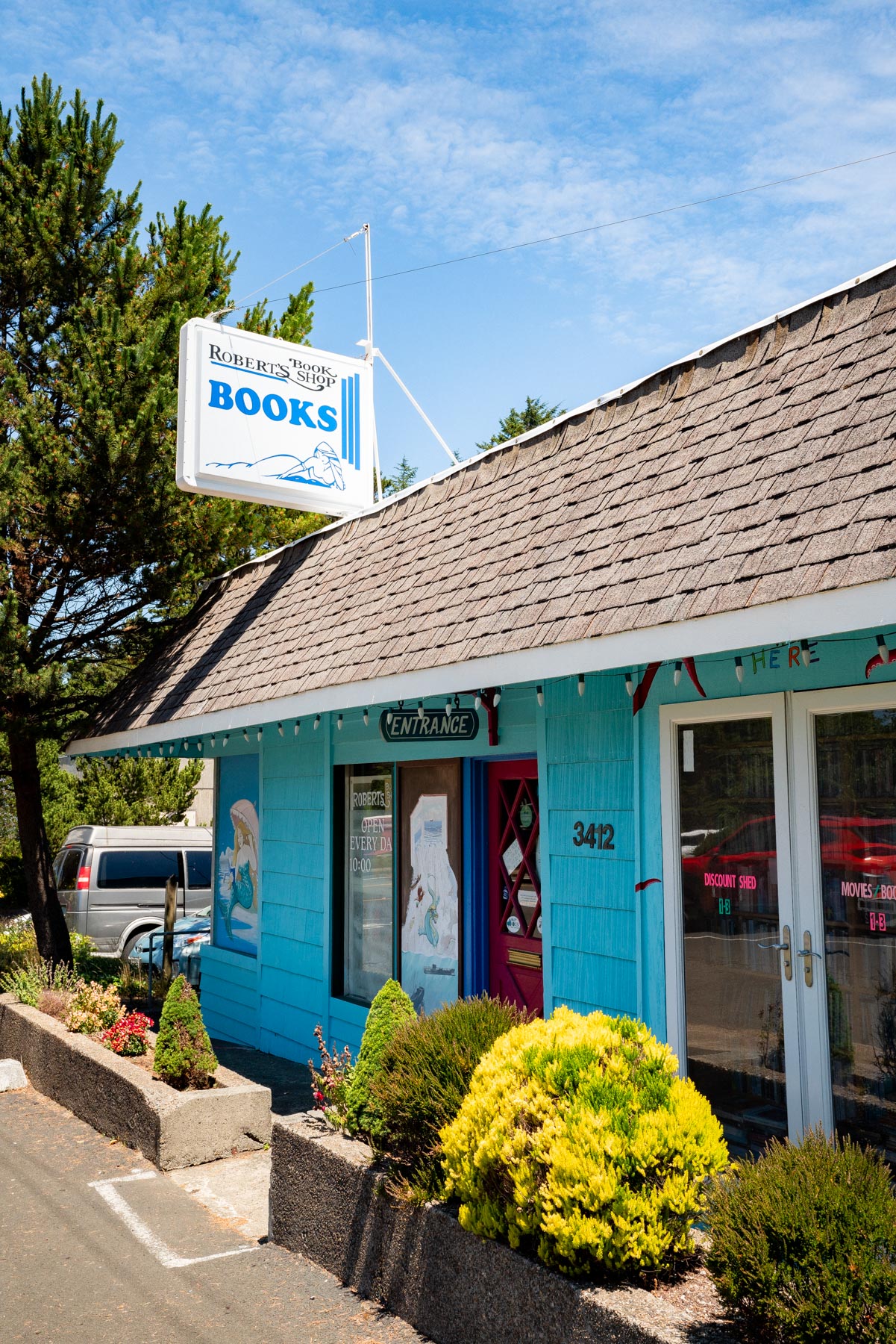 Robert's Book Shop Lincoln City