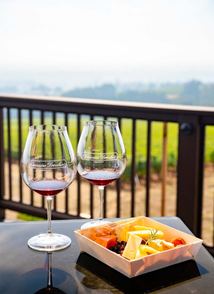 15 Outstanding Oregon Wineries  (Thirsty Local’s Guide)